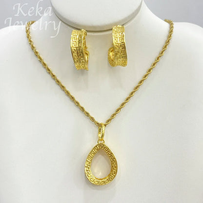 Parure Dorée Pendentif Rond Boucles Géométriques